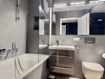 ++ NEU: Moderne 3-Zimmer Wohnung mit gehobener Ausstattung - 2 S/W-Loggias, TG, Lift und EBK ++ - Wellness