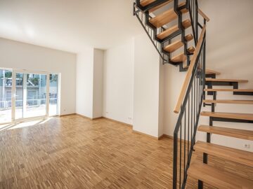 Erstbezug: Exklusives Reihenhaus in Seenähe - 5 Zimmer - Garten - Außenstellplatz - 2 Terrassen - Wohnen