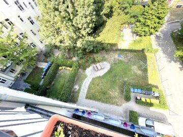 Neuwertig! Charmante Altbauperle solvent vermietet in ruhiger Lage mit Wärmepumpe und großem Balkon! - Gartenmitbenutzung